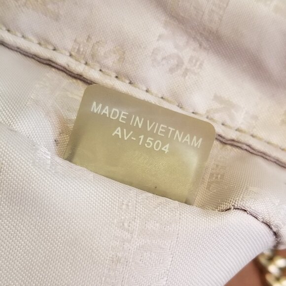 Michael Kors - "Jet Set" Saffiano Leather Shoulder Bag - Picture 11 of 11